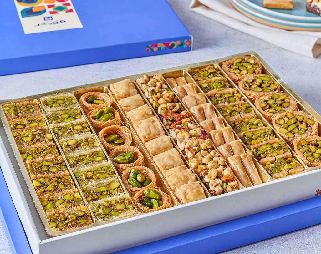 Pistachio Oriental Sweets Small Box 1 Kg Koueider – MenMasr من مصر